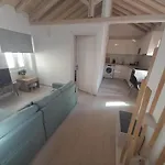 Elli's House Mantouki