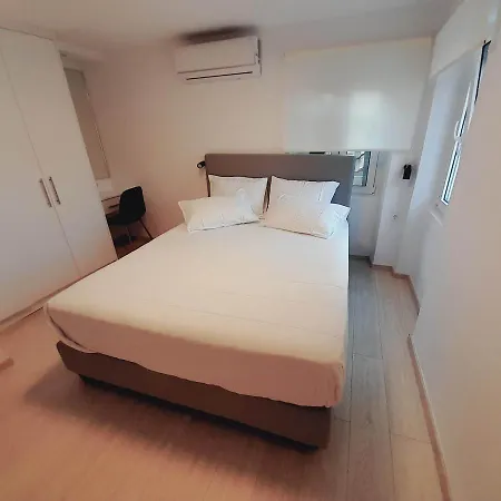 Elli's House * Mantouki