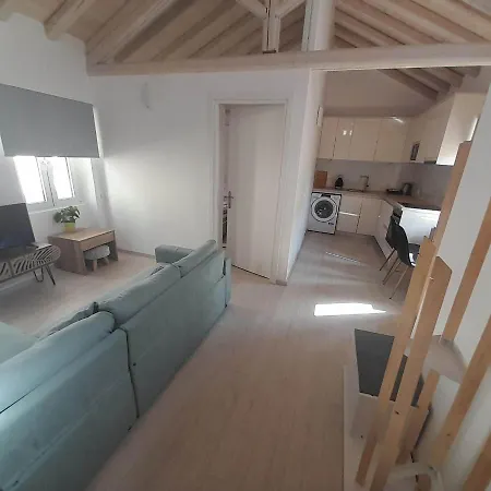 Elli's House Mantouki