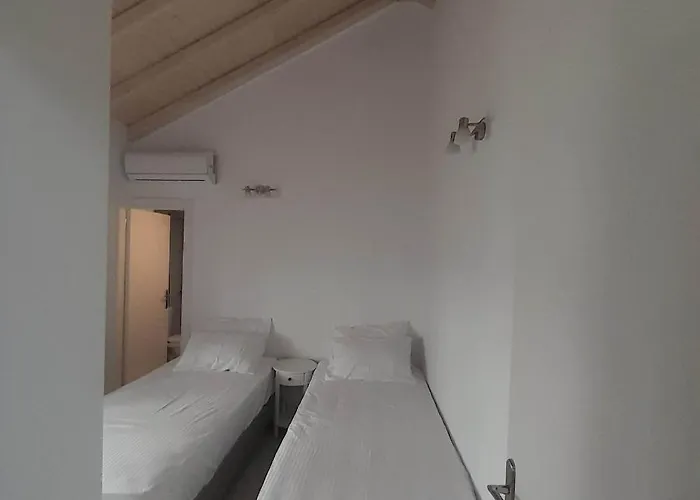 Elli's House Mantouki
